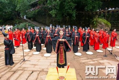 海峽兩岸(廈門)直播電商產業合作園由廈門市集美區政府、廈門市臺灣同胞聯誼會、廈門市臺商投資協會等多個單位共同發起成立