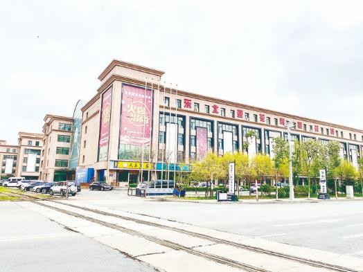 紅旗轎車專場直播，全國勞模李凱軍和齊嵩宇將做客直播間，主推一汽紅旗等幾款自主研發(fā)的新款車型